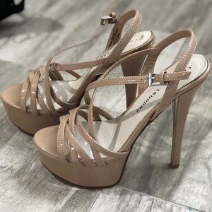 Chinese laundry Nude platform heels